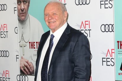 El actor británico Anthony Hopkins debutó en la red social de videos cortos Tik Tok y lo hizo con el #ToosieSlideChallenge, inspirado en el sencillo homónimo del rapero Drake. (ARCHIVO)