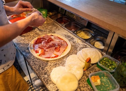 Lo mejor es que con tan solo seis ingredientes, conseguirás una perfecta masa para pizza en menos de dos horas. (ARCHIVO)
