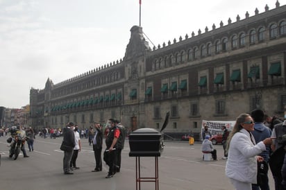 Un trabajador de la Dirección General de Atención a la Ciudadanía falleció el día de ayer a causa de COVID-19, informó la Coordinación General de Comunicación Social y Vocería del Gobierno de la República. (ARCHIVO)