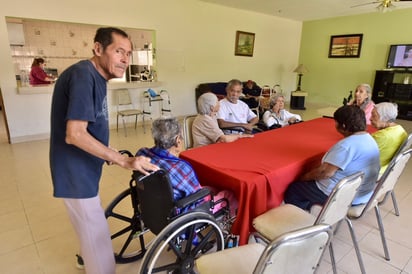 Los habitantes de esta Casa Hogar despiertan a las 8 de la mañana, tienen cinco comidas y a las 7 de la tarde se retiran a sus habitaciones para dormir. (ÉRICK SOTOMAYOR)