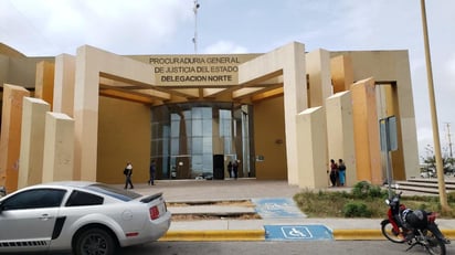 Autoridades de la Fiscalía General del Estado (FGE) de Coahuila en la región norte I, inició una carpeta de investigación por el delito de abuso sexual; derivado de los hechos ocurridos en la colonia Hacienda de Luna y cuyo presunto responsable fue detenido y puesto a disposición del Ministerio Público. (RENÉ ARELLANO)