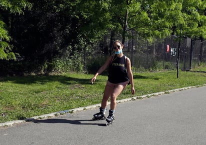 Los suburbios al norte de la ciudad de Nueva York relajaron el martes las restricciones impuestas debido a la pandemia de coronavirus. (ARCHIVO) 