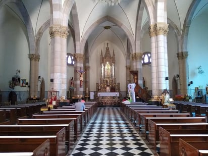 En la actualidad y debido a la contingencia sanitaria, están suspendidas las misas entre semana y dominicales hasta nuevo aviso por lo que se dispensó la obligación de asistir a misa y comulgar sacramentalmente en domingo y fiestas de guardar.
(EL SIGLO DE TORREÓN)