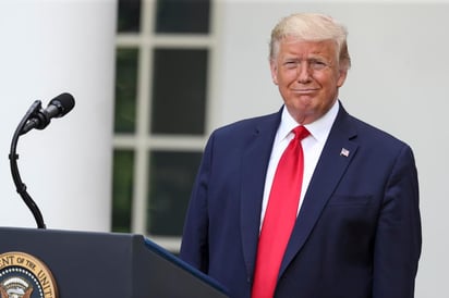 El presidente Donald Trump mantuvo el martes su compromiso de festejar el 4 de Julio en la capital del país a pesar de que legisladores demócratas de la región advirtieron que la zona no reunirá las condiciones para efectuar un acto multitudinario. (ARCHIVO)