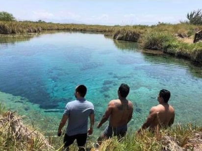 A través de sus páginas de facebook y en grupos de turismo “mochilero”, publicaron fotografías donde señalan que se introdujeron al paraje cerrado y protegido, lo que desató indignación en la comunidad de Coahuila. (EL SIGLO COAHUILA)