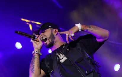 Reconocido. En febrero pasado Anuel obtuvo 11 menciones como finalista a los Premios Billboard 2020. (EFE)