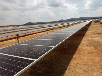 La empresa española de energía fotovoltaica Cox Energy solicitó la salida de su filial en América a la Bolsa Institucional de Valores (BIVA) de México, por un monto estimado de 1,000 millones de pesos (unos 45 millones de dólares). (ARCHIVO)