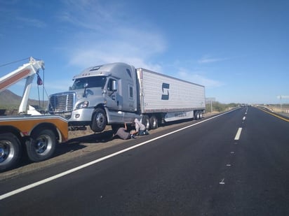 Una mujer perdió la vida en un accidente en la carretera Torreón- Saltillo del lado del municipio de Parras. (EL SIGLO DE TORREÓN)