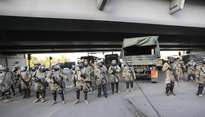 Unos 5,000 efectivos de la Guardia Nacional, un cuerpo en la reserva, han sido activados en 15 estados de EUA y en el Distrito de Columbia para lidiar con los disturbios derivados de las protestas contra la brutalidad policial frente a la comunidad negra. (ARCHIVO) 