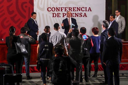 La presidenta del Senado, Mónica Fernández Balboa (Morena) turnó a la Unidad de Género de la propia Cámara Alta la queja que le envió la bancada del PAN, por los hechos ocurridos en la reunión de la semana pasada con el subsecretario Hugo López-Gatell Ramírez, en la que la senadora Alejandra Reynoso Sánchez fue objeto 'de trato misógino', como señala el coordinador panista, Mauricio Kuri González. (ARCHIVO)