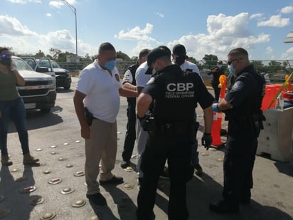 Tras la detención en la ciudad de Torreón, Kyle fue trasladado a la ciudad de Piedras Negras, donde fue entregado en el puente internacional a los oficiales de Aduanas y Protección Fronteriza de los Estados Unidos. (EL SIGLO COAHUILA)