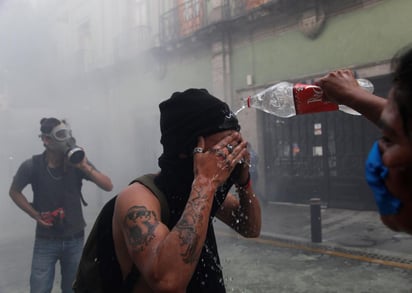 'No lo deseamos y yo llamo a todo el pueblo, llamo a los ciudadanos, a los jóvenes, a los ofendidos, indignados, agraviados, a que se actúe por la vía pacífica. No a la violencia, la violencia no es el camino'.
(EFE)