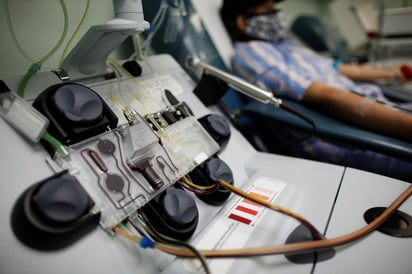 El Instituto Mexicano del Seguro Social (IMSS) hizo un llamado solidario a las personas que se han recuperado de COVID-19 para que de forma altruista donen plasma en los Bancos de Sangre ubicados en la Ciudad de México, Monterrey y Guadalajara. (ARCHIVO)