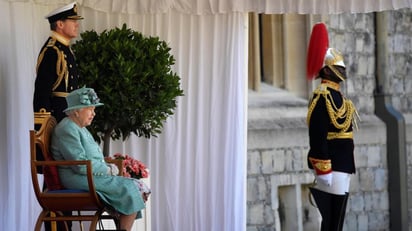 Este año la pandemia de COVID-19 le ha robado a la Reina Isabel II la felicidad en su cumpleaños. (CORTESÍA)