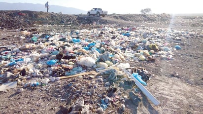 Esste es el espacio que se utiliza para alojar la basura en Cuencamé, por la falta de un relleno sanitario. (EL SIGLO DE TORREÓN) 