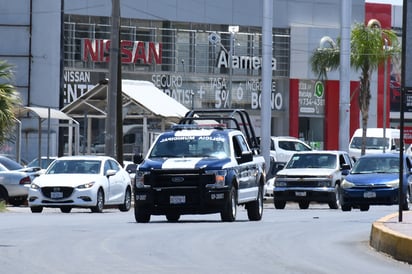 Elementos de la Dirección de Seguridad y Protección Ciudadana arribaron al lugar para atender el reporte. (EL SIGLO DE TORREÓN)