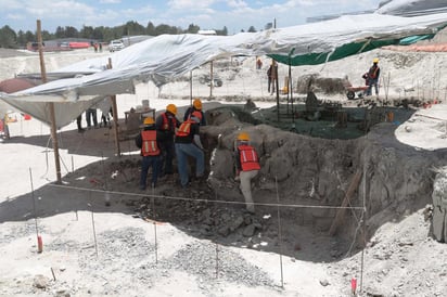 Un juez federal ordenó verificar si las obras del Aeropuerto de Santa Lucía pueden afectar el proyecto de investigación que desarrolla el Instituto Nacional de Antropología e Historia (INAH). (ARCHIVO)