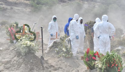 Desde hace un mes Margarita Corona Díaz no ha logrado sepultar a su esposo Amado Hernández Carrillo porque personal médico del Instituto Mexicano del Seguro Social (IMSS) en Zacatepec, entregó el cuerpo de forma equivocada a una familia de San Miguel 30, municipio de Tlaltizapán. (ARCHIVO)