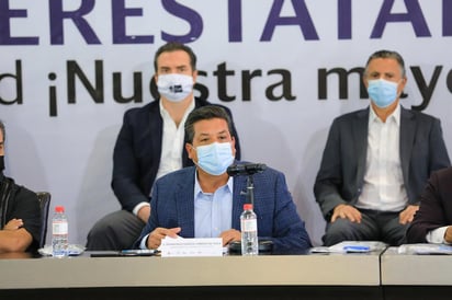 La Comisión Federal de Electricidad (CFE), sus proveedores privados de energía y Petróleos Mexicanos (Pemex) liberan más de 12 millones de toneladas al año de CO2 al ambiente en Tamaulipas, afirmó el gobernador del Estado, Francisco García Cabeza de Vaca. (TWITTER)