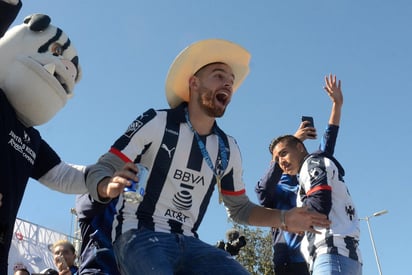 Además del documental, se prevé sacar a la venta dos playeras conmemorativas y un libro. (ARCHIVO)
