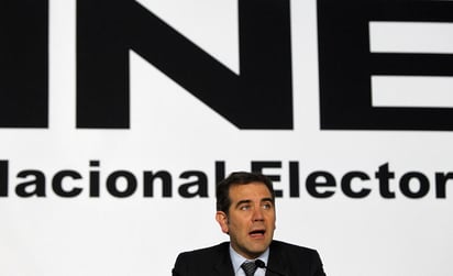 El Instituto Nacional Electoral ( INE) recordó que por mandato de la Constitución es el único responsable de organizar las elecciones y los gobernantes están obligados a abstenerse de influir en ellas. (ARCHIVO)