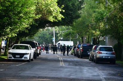  Al menos 28 personas, un colombiano entre ellos, estarían implicadas en el atentado que dejó herido al jefe de la policía de Ciudad de México además de causar tres muertos, informó este viernes la Fiscalía General de Justicia. (EL UNIVERSAL)