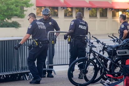 Un hombre perdió la vida después de ser atacado a tiros en un parque en el centro de la localidad de Louisville, en Kentucky (EUA), donde tenía lugar una protesta por la muerte durante un operativo policial de la mujer afroamericana Breonna Taylor. (ARCHIVO) 