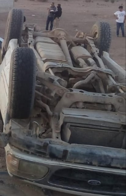 Un fuerte accidente se registró la tarde de este domingo en la carretera libre a Saltillo kilómetros antes de llegar del ejido Congregación Hidalgo, del municipio de Matamoros. (ARCHIVO)