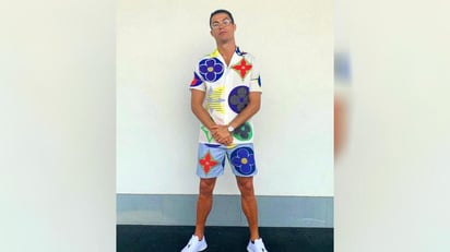 Cristiano Ronaldo reventó las redes con su nuevo conjunto veraniego de Louis Vuitton. (ESPECIAL)