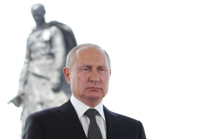 El 75.7 % de los rusos apoyó hoy las enmiendas constitucionales que permitirían al presidente, Vladímir Putin, permanecer en el Kremlin más allá de 2024, cuando expira su actual mandato. (ARCHIVO) 