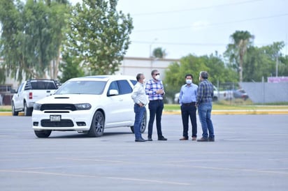 Las autoridades del Gobierno del Estado de Coahuila y del municipio de Ciudad Acuña, determinaron instalar el hospital móvil en el área del estacionamiento de la Macroplaza de dicha ciudad fronteriza; para los cual, ya se trabaja en proporcionar los servicios necesarios para su funcionamiento. (RENÉ ARELLANO)