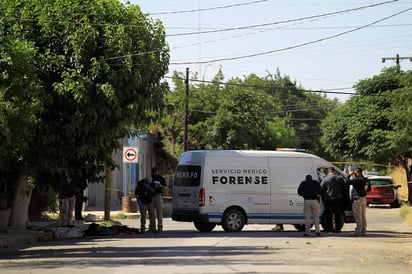 Es la cifra más alta de asesinatos en lo que va de julio, en el que en los primeros cincos días se contabilizan un total de 429, lo que representa un promedio de 85 muertes al día, según el conteo diario que lleva el gabinete de seguridad del gobierno federal.
(ARCHIVO)