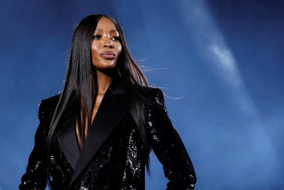  Naomi Campbell, compartió a través de sus redes sociales una serie de fotografías en las que posa completamente desnuda. (ARCHIVO)