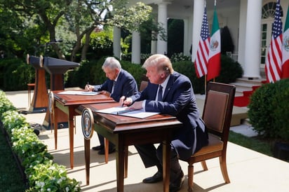 Luego de que el presidente de México, Andrés Manuel López Obrador, y de Estados Unidos, Donald Trump, ofrecieran su primer mensaje en conjunto tras la visita de Estado del mandatario mexicano al país norteamericano, ambos firmaron una Declaración Conjunta, la cual se refiere al T-MEC. (EFE)