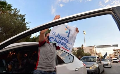 Luego de que este día se anunciara la detención del exgobernador del PRI, decenas de chihuahuenses tomaron las calles para realizar distintos festejos.
(ESPECIAL)