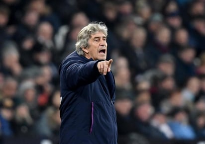 Manuel Pellegrini regresa al fútbol español para dirigir al Real Betis tras firmar un contrato de tres temporadas, anunció el jueves el club andaluz. (ARCHIVO)