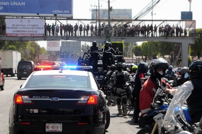 Con la vinculación a proceso de un taxista identificado como Ignacio, suman once hombres detenidos la mayoría policías federales, que están bajo proceso por el asalto a una residencia en Vallescondido en Zona Esmeralda, realizado por un grupo armado que ingresó en un convoy de 20 autos y camionetas, simulando un “cateo” el pasado 4 de abril. (ARCHIVO)