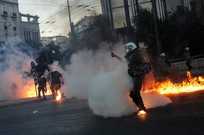 Las concentraciones tuvieron lugar en Atenas y en otras 40 ciudades en contra de los planes del Gobierno de centro-derecha. (EFE) 