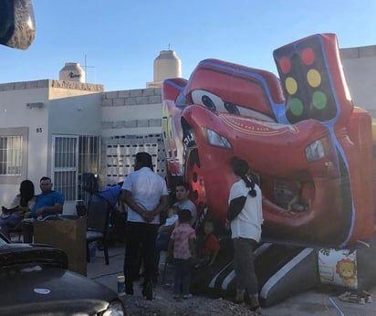 A pesar de los contagios de COVID-19 continúan las aglomeraciones mediante festejos sociales en la ciudad de Torreón. (CORTESÍA)