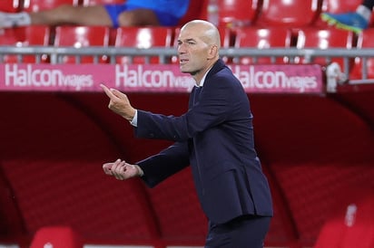 Zinedine Zidane destacó la labor de sus jugadores tras el parón ocasionado por la pandemia ocasionada por el nuevo coronavirus. (EFE)