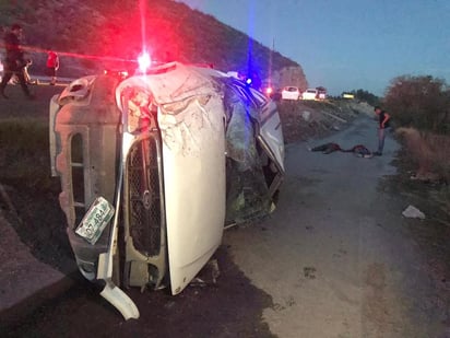 Los jóvenes lesionados viajaban en una camioneta Ford Explorer de color blanco. (EL SIGLO DE TORREÓN)