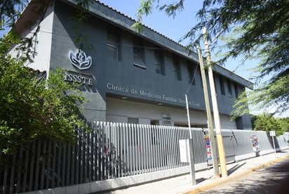 La Clínica de Medicina Familiar del ISSSTE de la colonia Torreón Residencial será sometida a un proceso de sanitización por servicios, de tal manera que el personal deberá ausentarse de su área de trabajo mientras se realice la limpieza y desinfección de las superficies. (EL SIGLO DE TORREÓN)