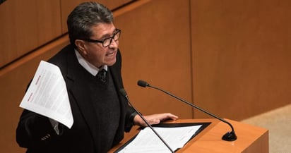 El líder de la mayoría en el Senado, Ricardo Monreal Ávila, informó que el exdirector de Pemex, Emilio Lozoya Austin, quien llegó extraditado con cargos de corrupción, tiene calidad de testigo colaborador, es decir que en su caso ofrecerá información para procesar a otros implicados en delitos en los que está relacionado. (CORTESÍA)