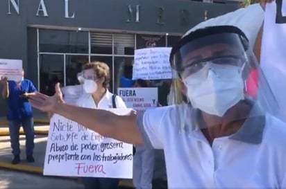 Los trabajadores exigen condiciones materiales y humanas necesarias para desarrollar su labor dentro del hospital ya que no cuentan con oxímetros, ventiladores y monitores para tratar a los pacientes con coronavirus, ni equipos y mayor vestimenta para su propia protección. (ESPECIAL)