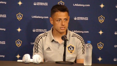 Poco le duró el gusto a Javier 'Chicharito' Hernández con su equipo. El 'Chicharito' tendrá que dejar a Los Angeles Galaxy en el torneo de regreso de la Major League Soccer, debido a que su lesión en la pantorrilla lo tendrá fuera de las canchas hasta por un mes. (ARCHIVO)