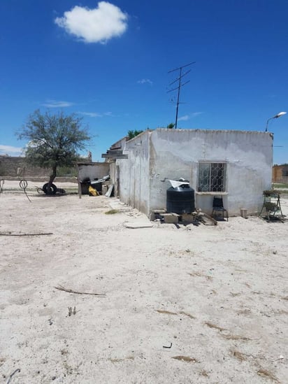 El cuerpo del hombre fue localizado en el interior de una finca ubicada frente a la escuela del poblado denominado Balcones. (EL SIGLO DE TORREÓN)