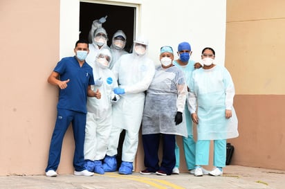 La tarde de este jueves una paciente con COVID- 19 fue dada de alta, luego de permanecer 18 días hospitalizada, con ventilación mecánica asistida. Es la segunda persona con un alto pronostico de mortandad, que se recupera en el Hospital General (HG) de Torreón. (ARCHIVO)