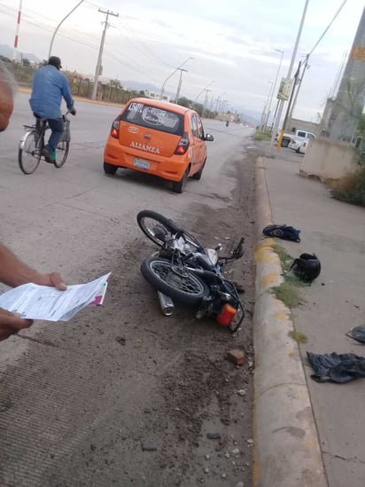 El motociclista sufrió abrasiones y algunas contusiones, pero dijo sentirse bien. (EL SIGLO DE TORREÓN)