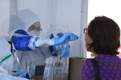 El Laboratorio de Biología Molecular de la Secretaría de Salud de Coahuila tiene una capacidad de aplicar 140 pruebas diarias. (EL SIGLO DE TORREÓN)