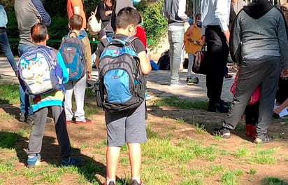 La gobernadora dijo que la suspensión de clases presenciales obedece a que no se debe poner en riesgo la salud de los estudiantes, maestros directivos, personal educativo y sus familias.
(ARCHIVO)